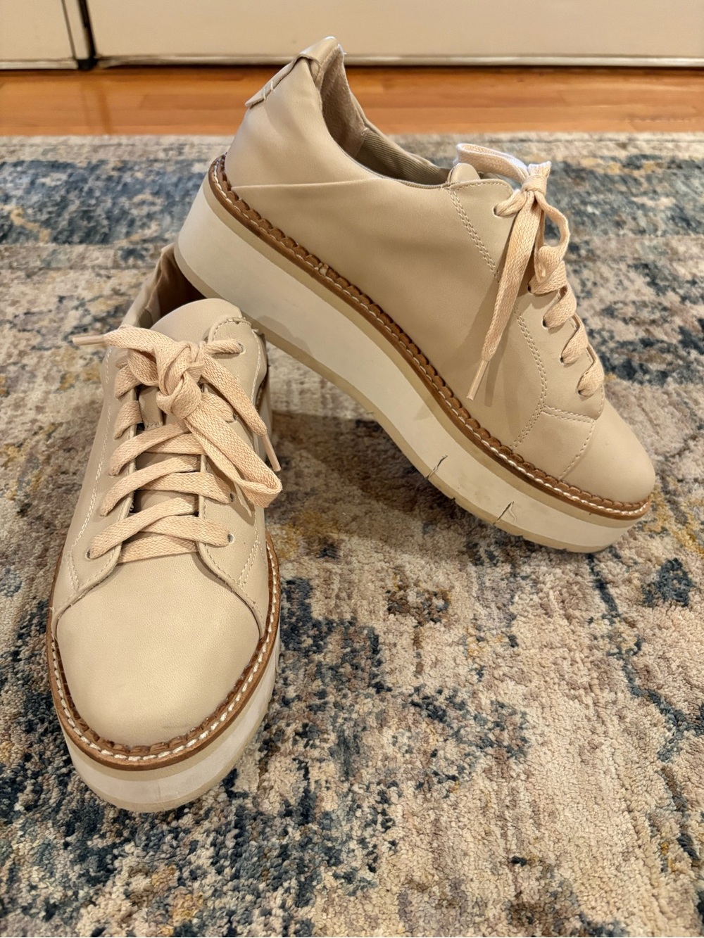 Shu Shop Platform Sneakers Size 8 Leather Cream Lace Up